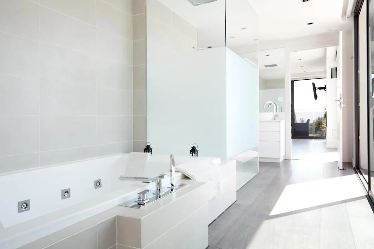 Villa Sunset Barcelona Diseno Vista Impresionante Alta Capacidad Para Disfrutar En Familia Y Amigos スペイン